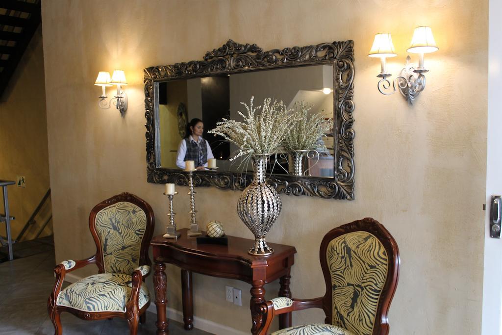 Victoria'S Park Hotel Armenia  Buitenkant foto