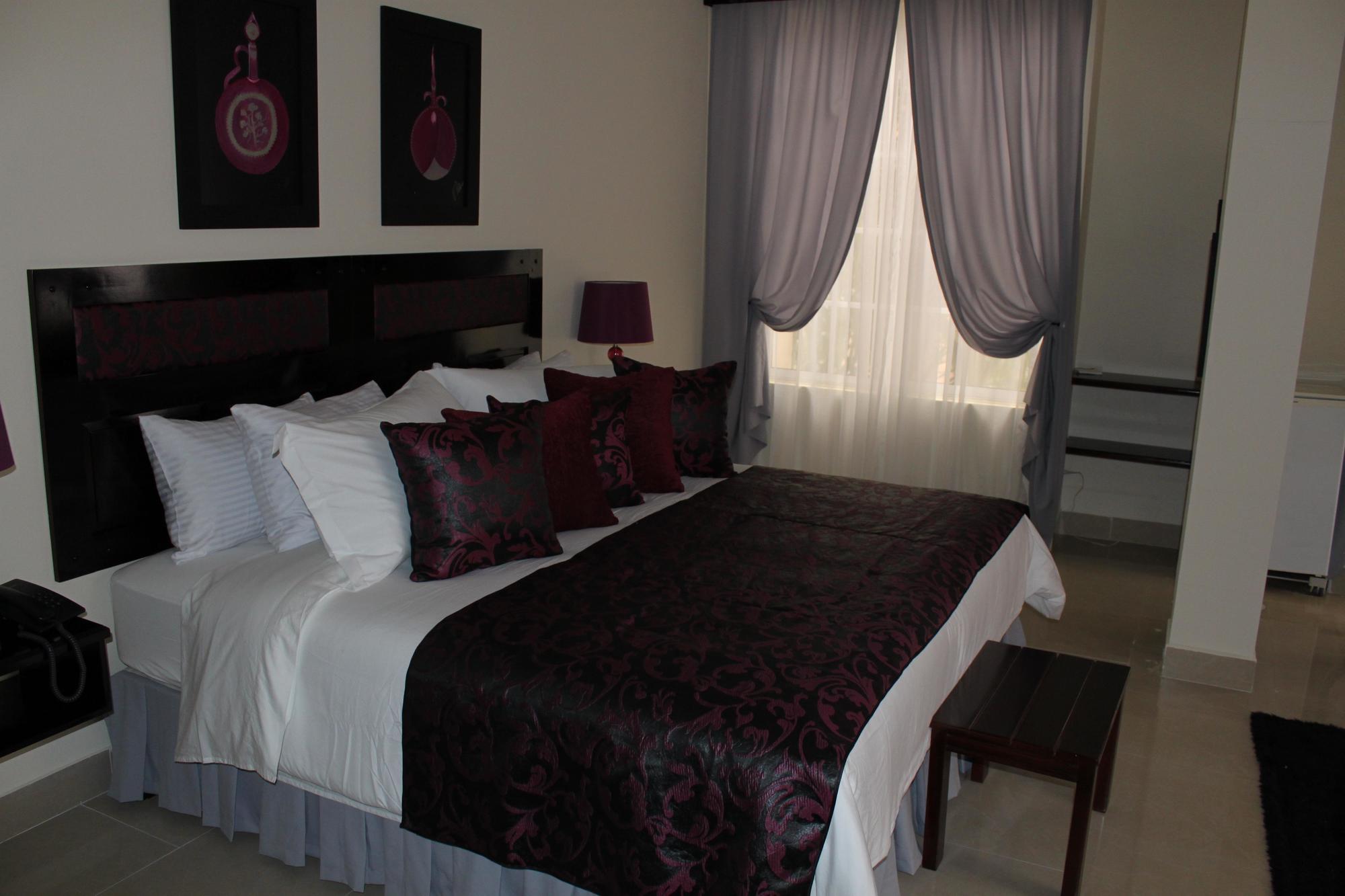 Victoria'S Park Hotel Armenia  Buitenkant foto