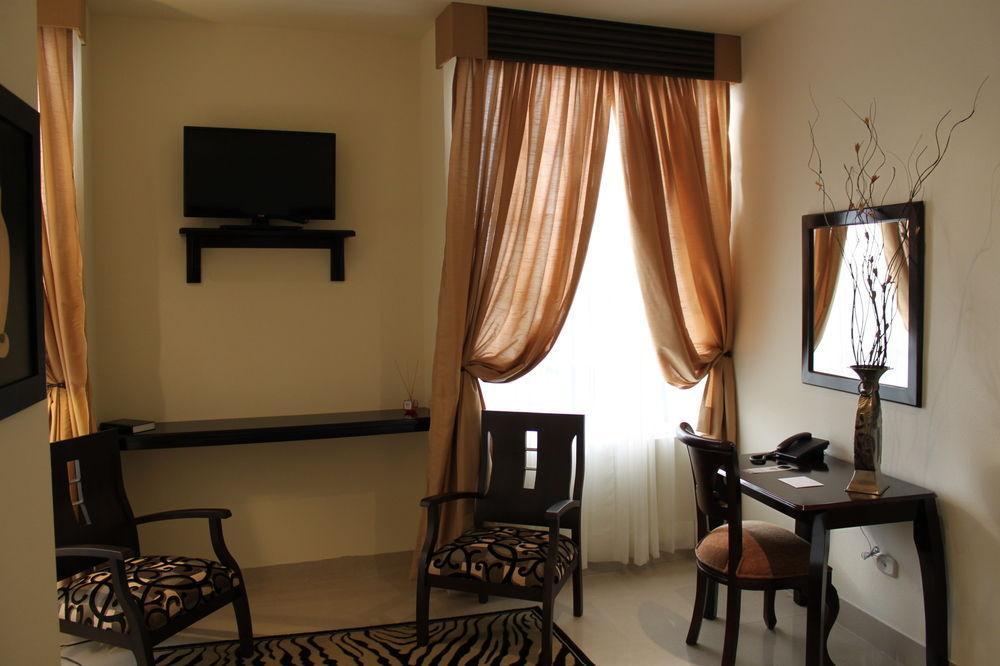 Victoria'S Park Hotel Armenia  Buitenkant foto