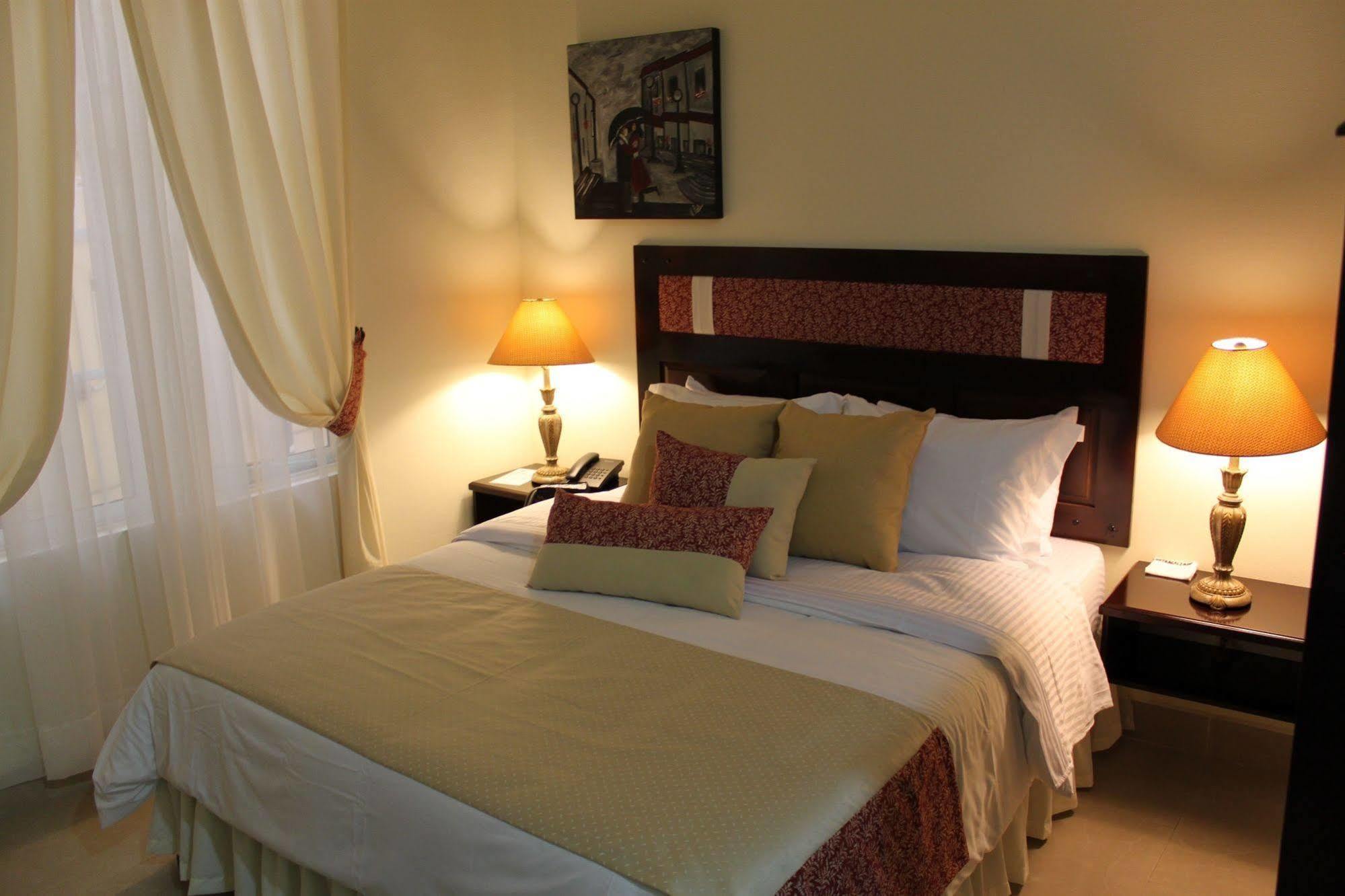 Victoria'S Park Hotel Armenia  Buitenkant foto