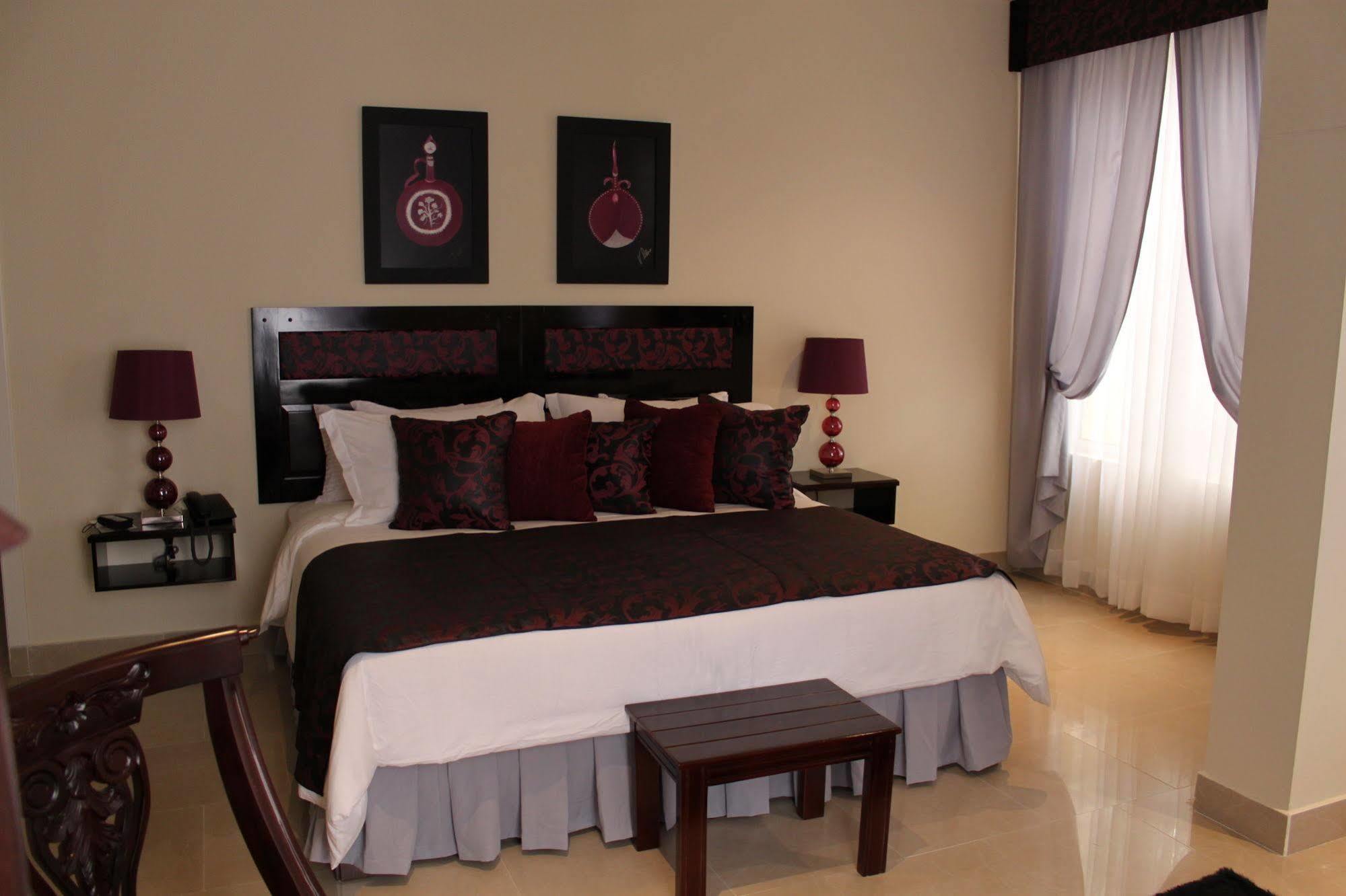 Victoria'S Park Hotel Armenia  Buitenkant foto