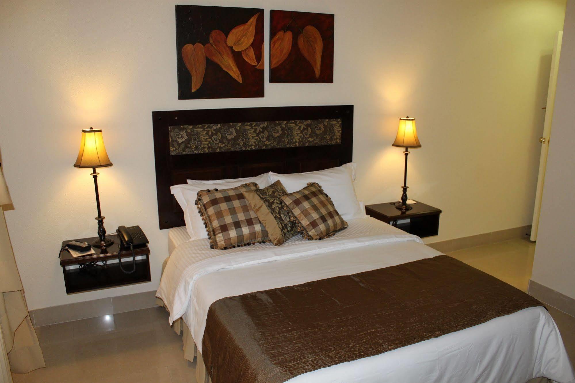 Victoria'S Park Hotel Armenia  Buitenkant foto